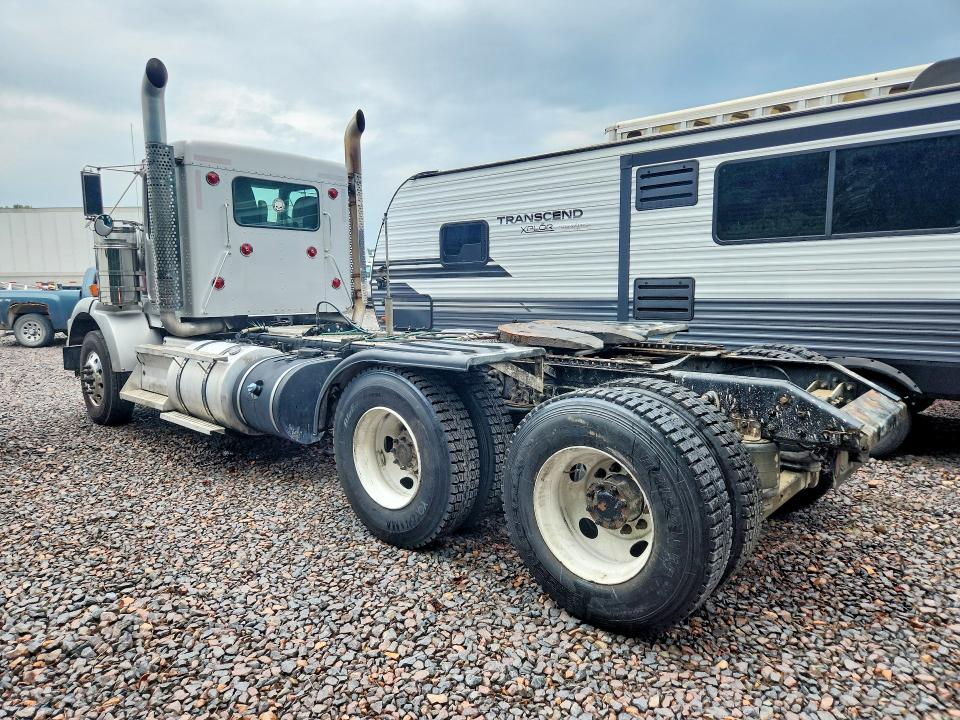 63924176 :رقم المزاد ، 1XKDD49X2FJ458370 vin ، 2015 Kenworth Construction مزاد بيع