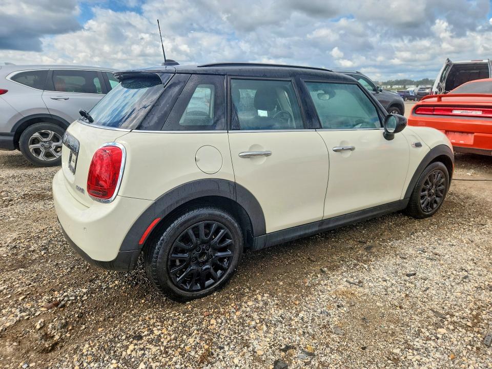 63240456 :رقم المزاد ، WMWXU7C08M2P10021 vin ، 2021 Mini Cooper مزاد بيع