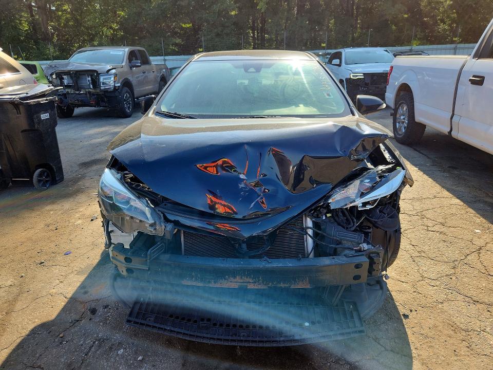 64452726 :رقم المزاد ، 5YFBURHE7JP824554 vin ، 2018 Toyota Corolla مزاد بيع