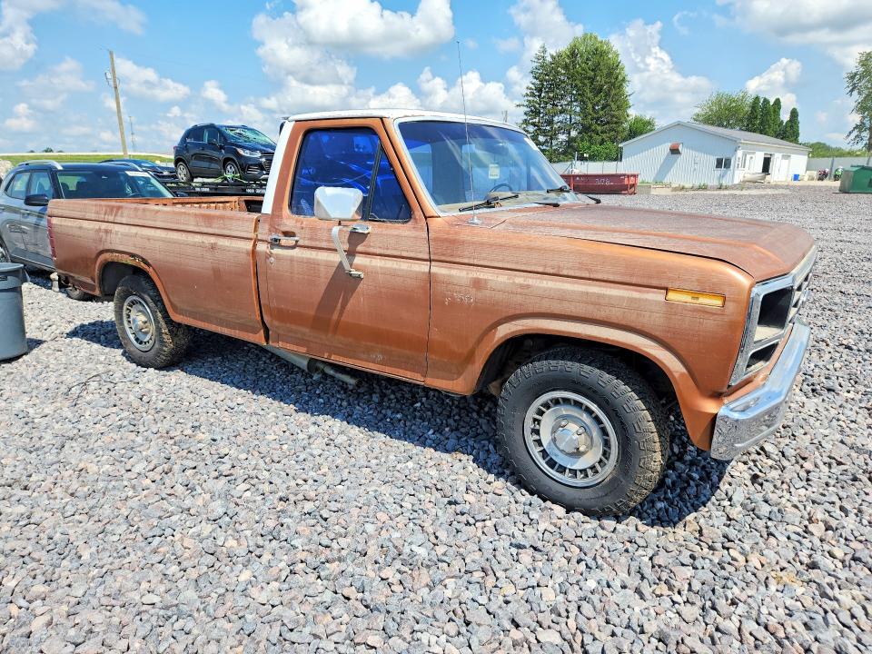 66076476 :رقم المزاد ، 1FTDF15F4CLA44539 vin ، 1982 Ford F150 مزاد بيع