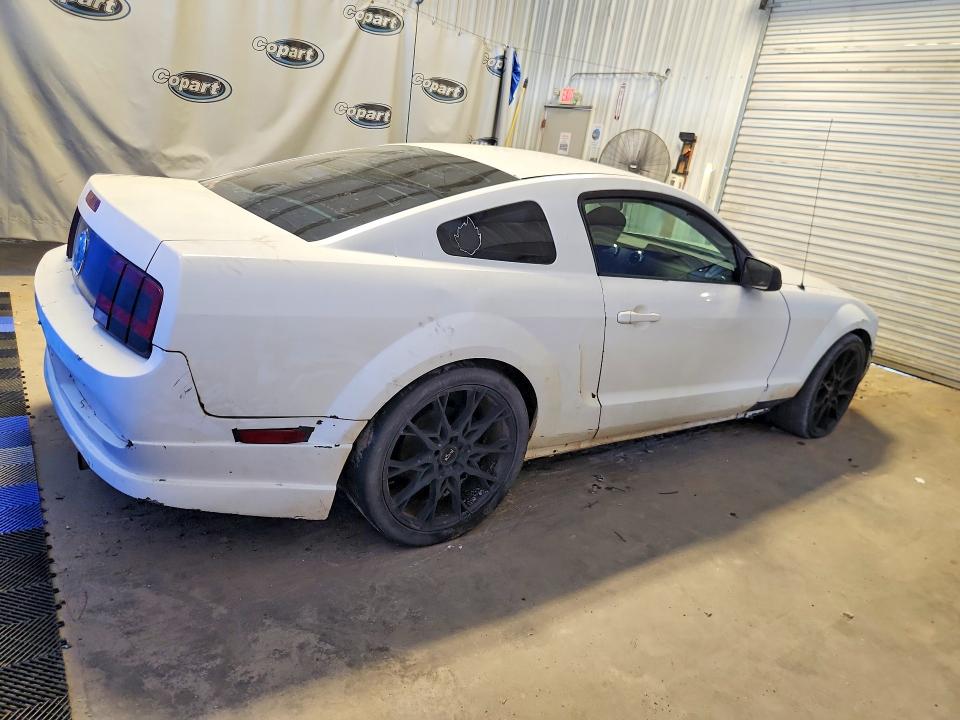 2005 Ford Mustang მანქანა იყიდება აუქციონზე, vin: 1ZVFT80N155152369, აუქციონის ნომერი: 66070736