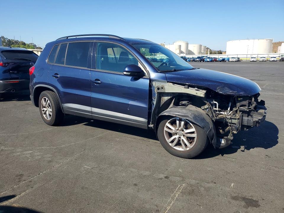 Продажа на аукционе авто 2016 Volkswagen Tiguan, vin: WVGAV7AX1GW577388, номер лота: 65856646