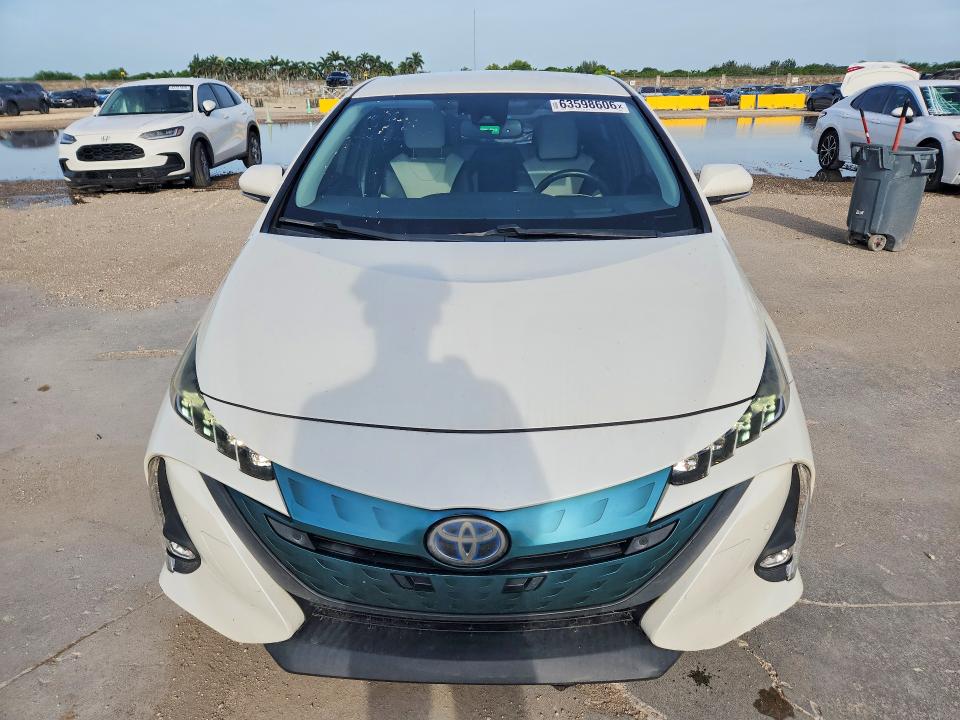 63598606 :رقم المزاد ، JTDKARFP7H3034056 vin ، 2017 Toyota Prius Prime مزاد بيع