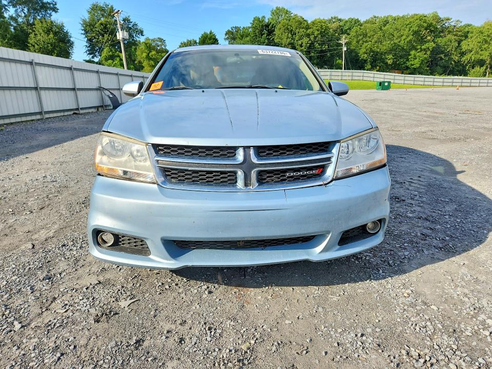 63722786 :رقم المزاد ، 1C3CDZCB8DN608672 vin ، 2013 Dodge Avenger مزاد بيع