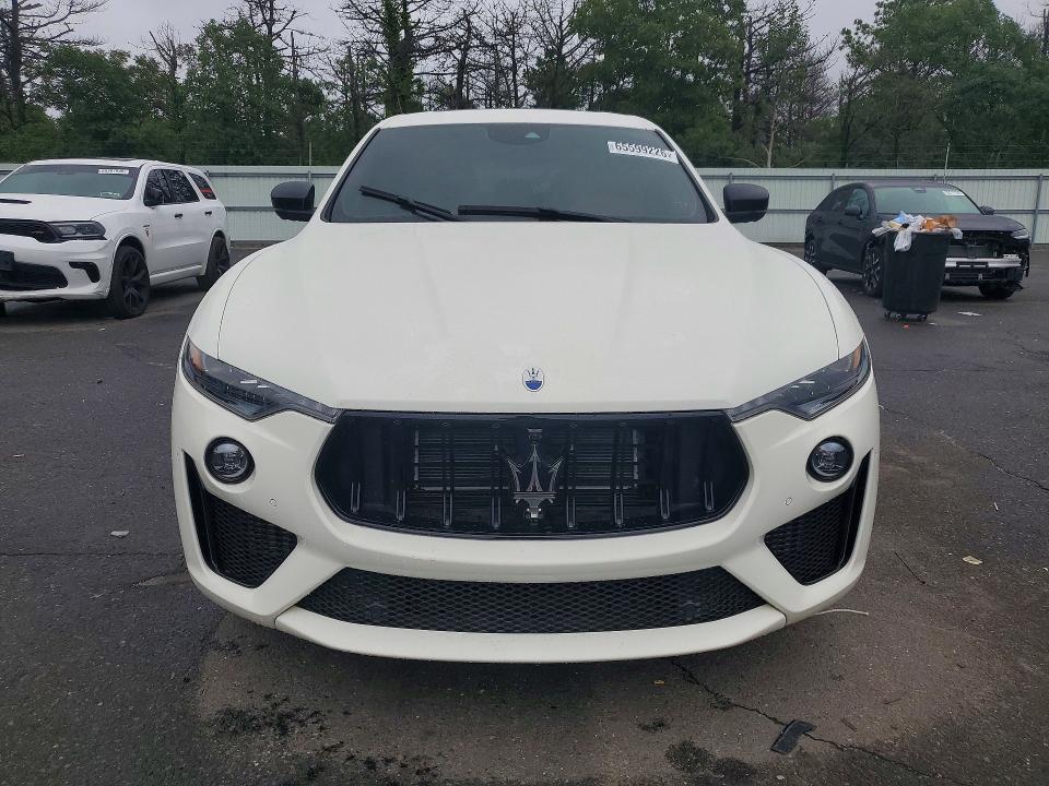 2022 Maserati Levante მანქანა იყიდება აუქციონზე, vin: ZN661ZUM7NX402801, აუქციონის ნომერი: 65599226