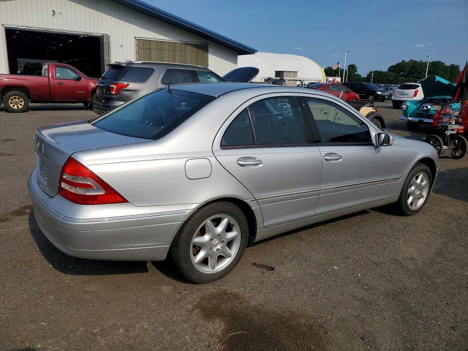 2001 Mercedes-benz C მანქანა იყიდება აუქციონზე, vin: WDBRF61J21F131458, აუქციონის ნომერი: 64264116