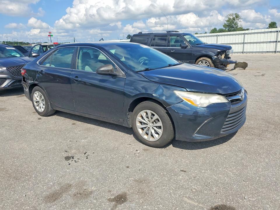 64017606 :رقم المزاد ، 4T4BF1FK2GR570091 vin ، 2016 Toyota Camry مزاد بيع