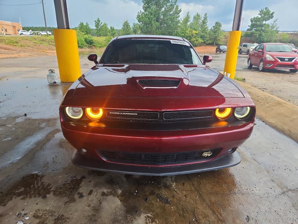 64645936 :رقم المزاد ، 2C3CDZBT5KH557163 vin ، 2019 Dodge Challenger مزاد بيع