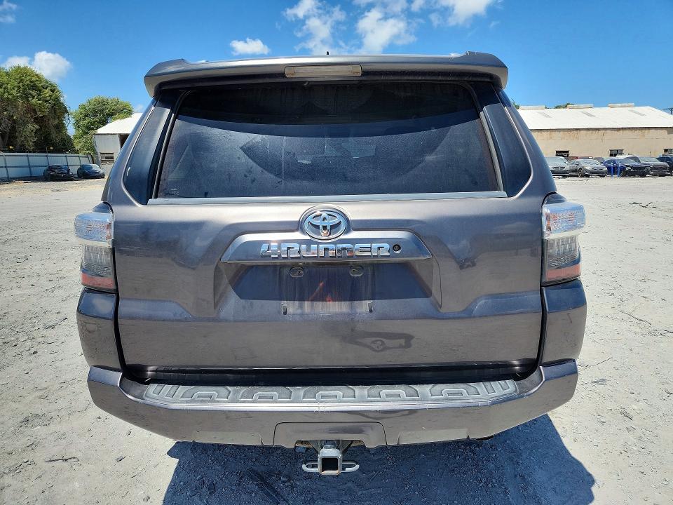 64304096 :رقم المزاد ، JTEZU5JR2J5165652 vin ، 2018 Toyota 4runner مزاد بيع