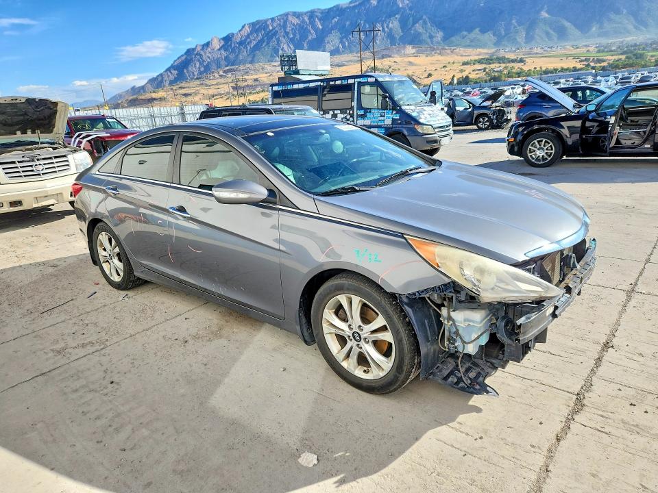 65322646 :رقم المزاد ، 5NPEC4AC4DH681141 vin ، 2013 Hyundai Sonata مزاد بيع