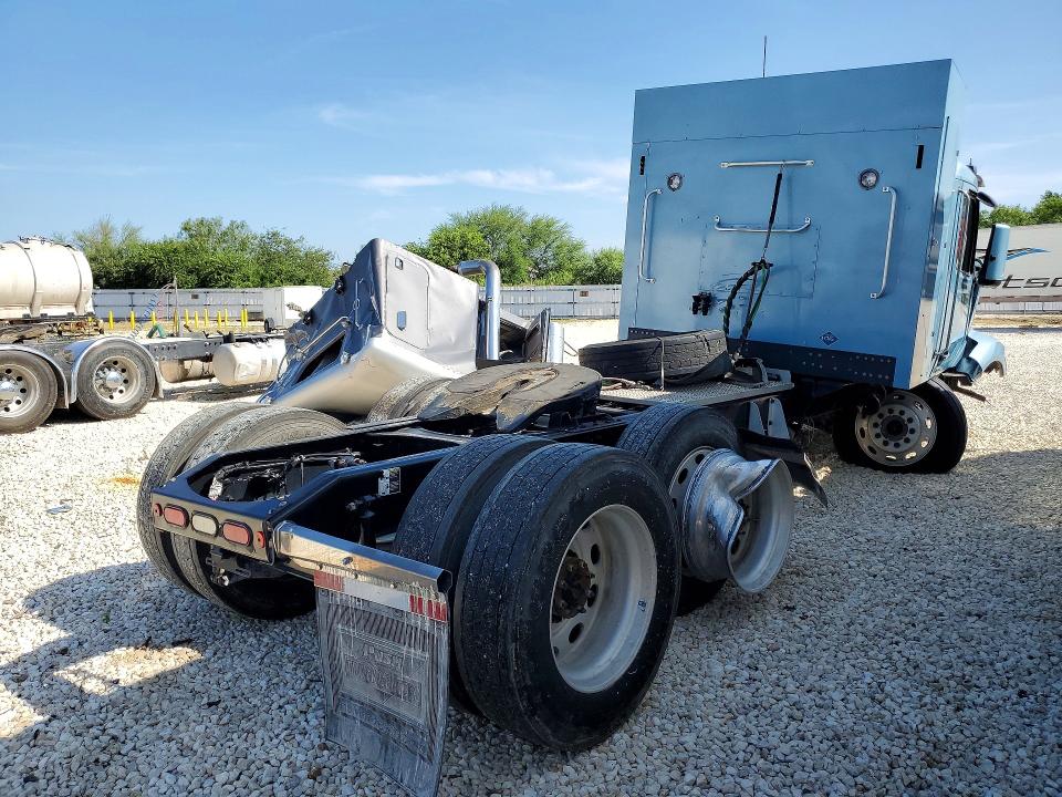 Auction sale of the 2022 Peterbilt 579, vin: 1NPBDH9X8ND818595, lot number: 58684246
