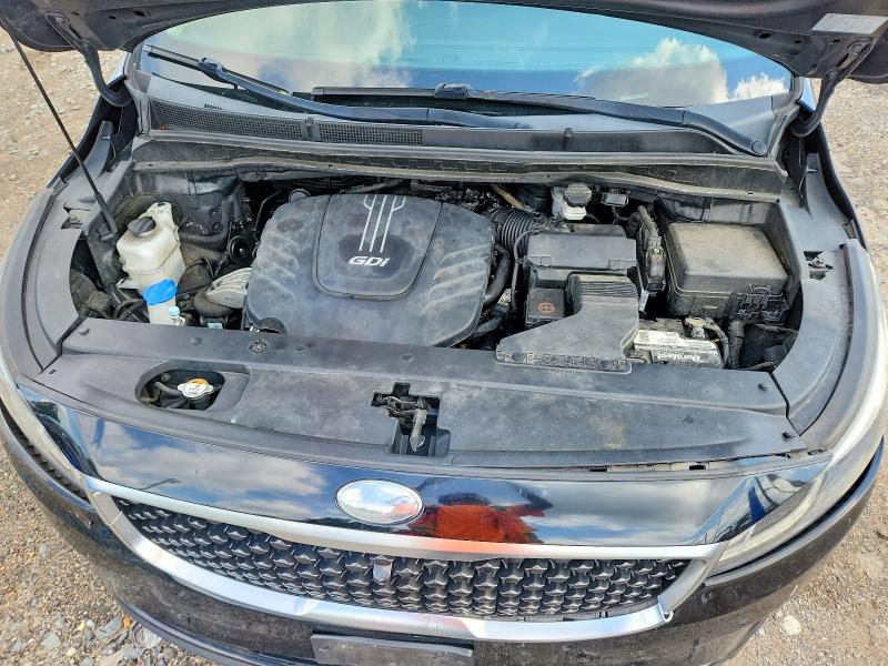 63414486 :رقم المزاد ، KNDMC5C18H6305328 vin ، 2017 Kia Sedona مزاد بيع