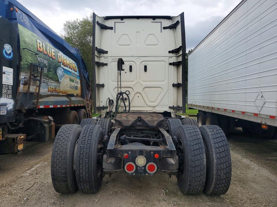 Продаж на аукціоні авто 2018 Freightliner Cascadia 126, vin: 3AKJHHDR8JSJR1331, номер лоту: 66830536