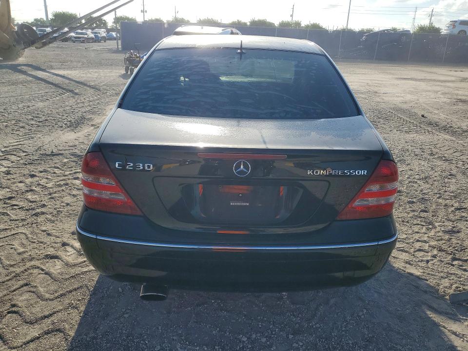 65194046 :رقم المزاد ، WDBRF40J05F654828 vin ، 2005 Mercedes-benz C مزاد بيع