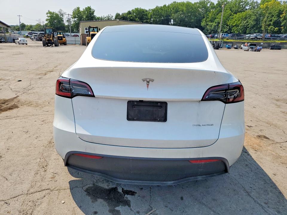 Auction sale of the 2025 Tesla Model Y, vin: 7SAYGAEE7SF288311, lot number: 64292576