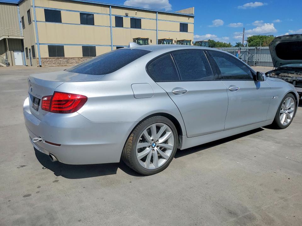 64625156 :رقم المزاد ، WBAFR7C56BC603081 vin ، 2011 Bmw 535 مزاد بيع