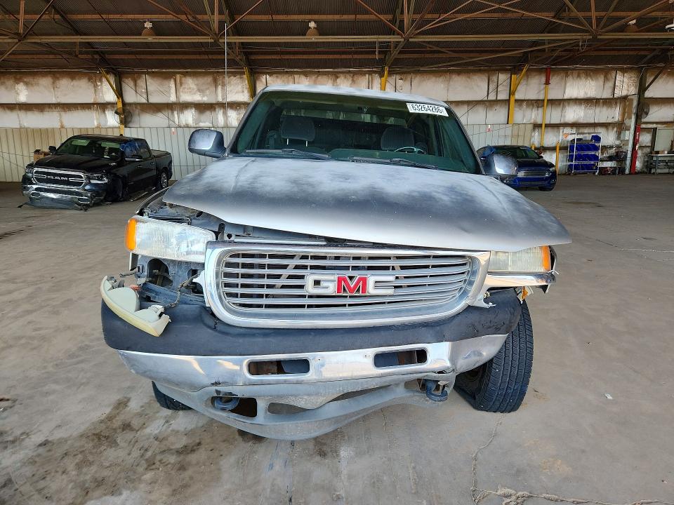 63264286 :رقم المزاد ، 1GTHC29U52E134908 vin ، 2002 Gmc Sierra مزاد بيع