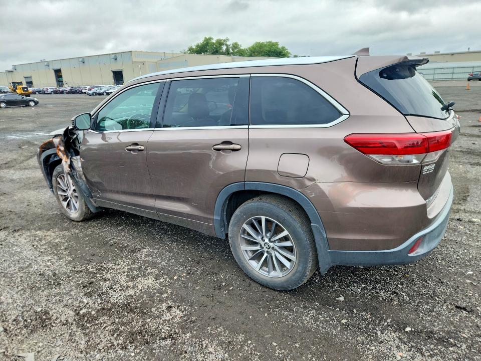 Продажа на аукционе авто 2018 Toyota Highlander, vin: 5TDJZRFH1JS902201, номер лота: 65153336