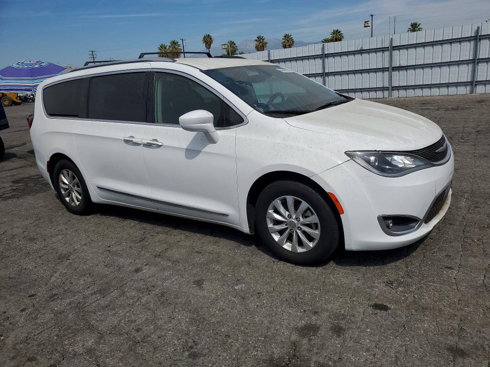 Продажа на аукционе авто 2018 Chrysler Pacifica, vin: 2C4RC1BGXJR110558, номер лота: 65938326