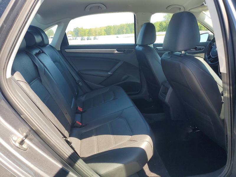 67168256 :رقم المزاد ، 1VWAT7A37GC063017 vin ، 2016 Volkswagen Passat مزاد بيع