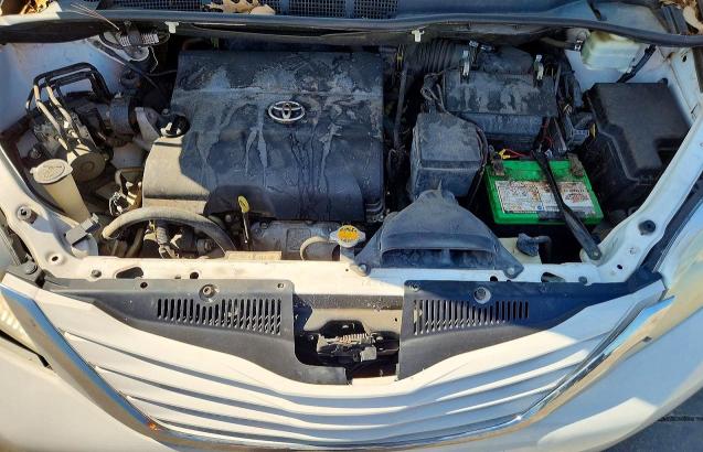 2015 Toyota Sienna მანქანა იყიდება აუქციონზე, vin: 5TDKK3DC7FS582418, აუქციონის ნომერი: 64481366