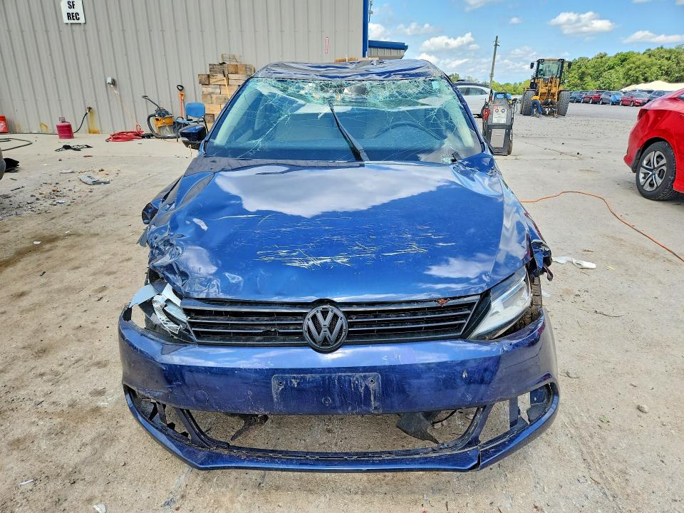 64102966 :رقم المزاد ، 3VWDX7AJ0BM383982 vin ، 2011 Volkswagen Jetta مزاد بيع