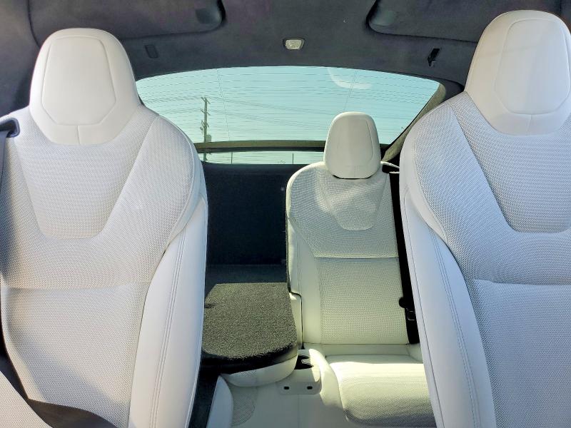 63947236 :رقم المزاد ، 7SAXCBE57PF422075 vin ، 2023 Tesla Model X مزاد بيع