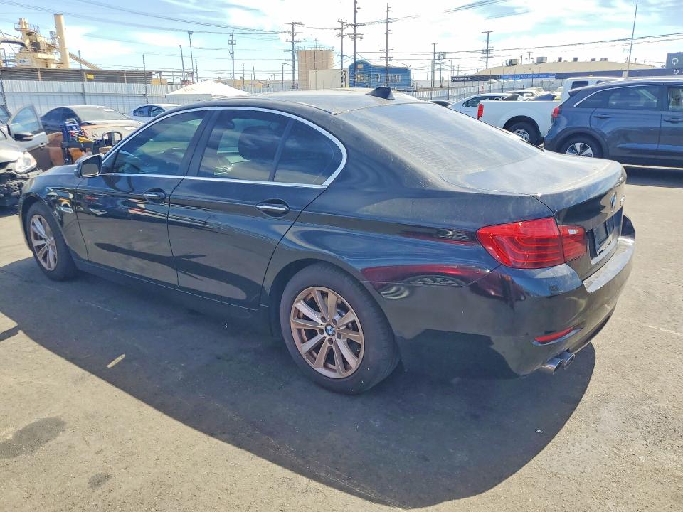 64153336 :رقم المزاد ، WBA5A5C55FD514190 vin ، 2015 Bmw 528 مزاد بيع