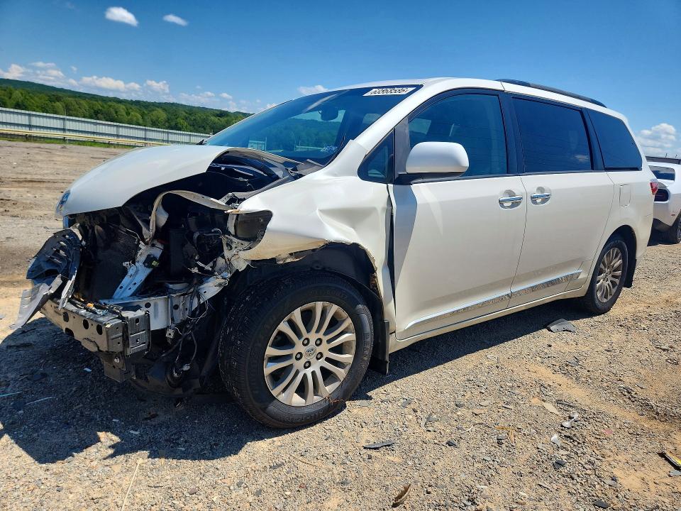 2017 Toyota Sienna მანქანა იყიდება აუქციონზე, vin: 5TDYZ3DC9HS864777, აუქციონის ნომერი: 63368586