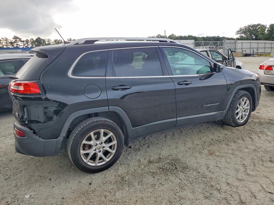 63730546 :رقم المزاد ، 1C4PJLCB1JD531180 vin ، 2018 Jeep Cherokee مزاد بيع
