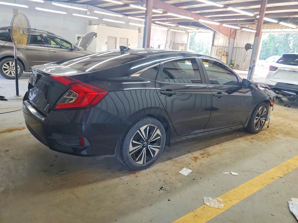 Продажа на аукционе авто 2018 Honda Civic, vin: JHMFC1F30JX010768, номер лота: 66002866