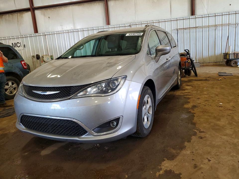63302586 :رقم المزاد ، 2C4RC1EG0HR511736 vin ، 2017 Chrysler Pacifica مزاد بيع