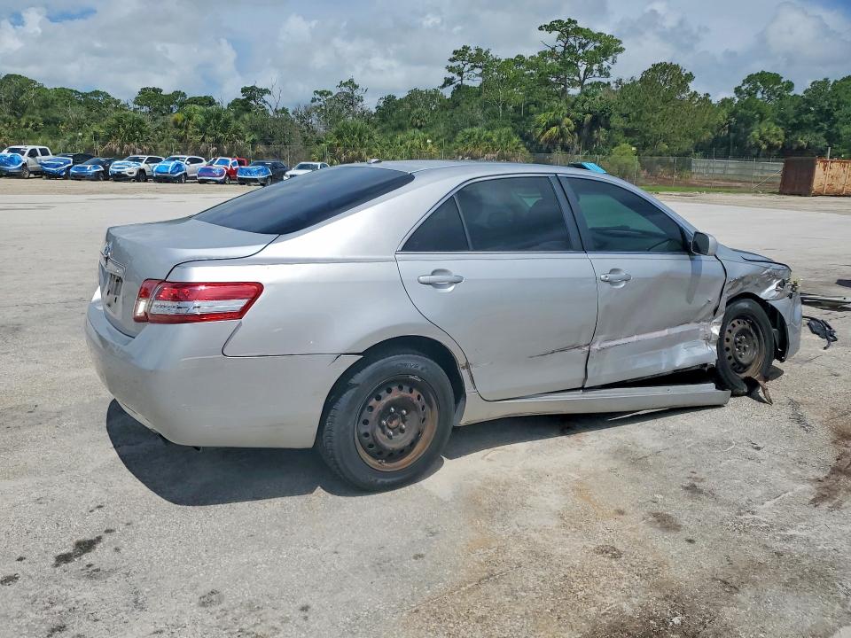 64198806 :رقم المزاد ، 4T1BF3EK0AU537475 vin ، 2010 Toyota Camry مزاد بيع