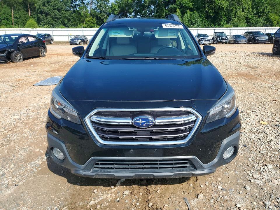63923166 :رقم المزاد ، 4S4BSANC3J3338273 vin ، 2018 Subaru Outback مزاد بيع