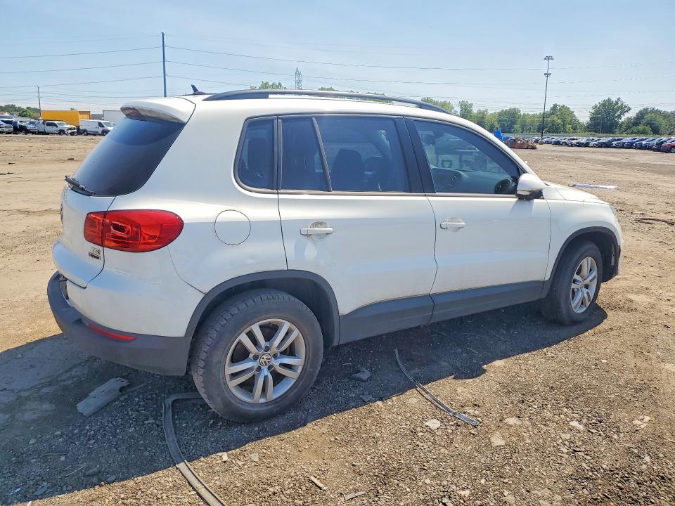 Aukcja sprzedaży 2016 Volkswagen Tiguan, vin: WVGBV7AX2GW557218, numer aukcji: 64146506