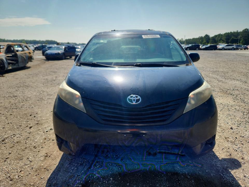 63648666 :رقم المزاد ، 5TDXK3DC0CS239841 vin ، 2012 Toyota Sienna مزاد بيع