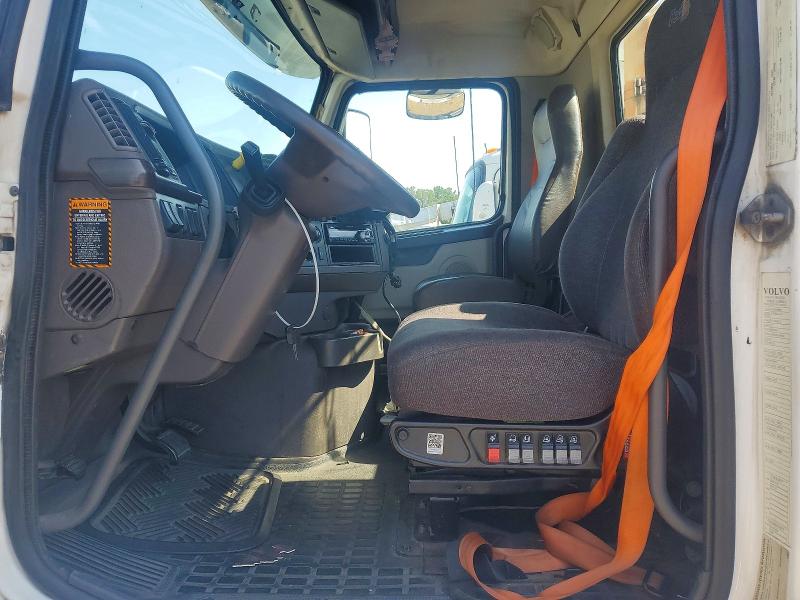 65416136 :رقم المزاد ، 4V4N39TG2HN988038 vin ، 2017 Volvo Vn مزاد بيع