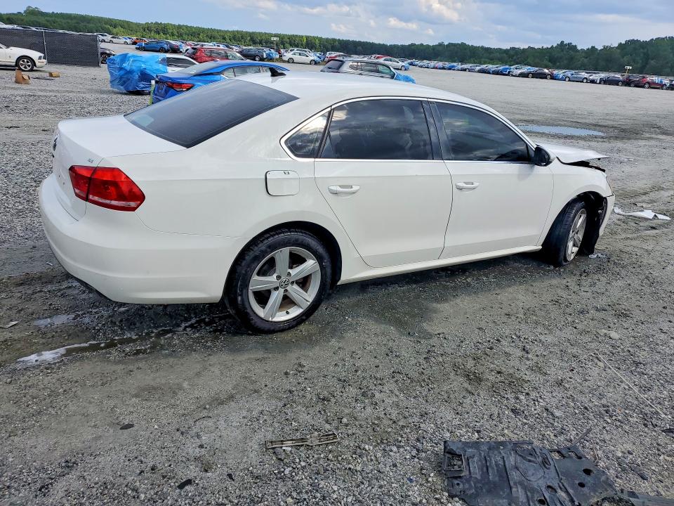 63732766 :رقم المزاد ، 1VWBH7A32CC060672 vin ، 2012 Volkswagen Passat مزاد بيع