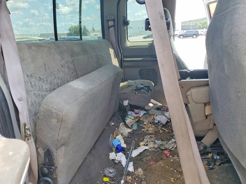 64090006 :رقم المزاد ، 1FTNX20F0YEE30529 vin ، 2000 Ford F250 مزاد بيع