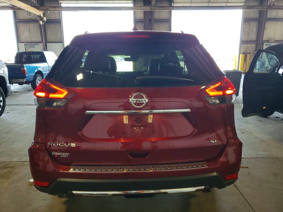 65056406 :رقم المزاد ، 5N1AT2MT8JC828529 vin ، 2018 Nissan Rogue مزاد بيع