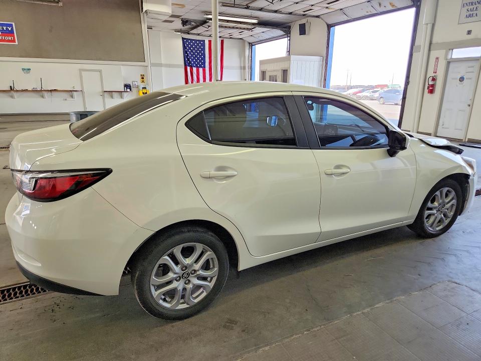 2017 Toyota Yaris მანქანა იყიდება აუქციონზე, vin: 3MYDLBYV4HY172524, აუქციონის ნომერი: 65159216