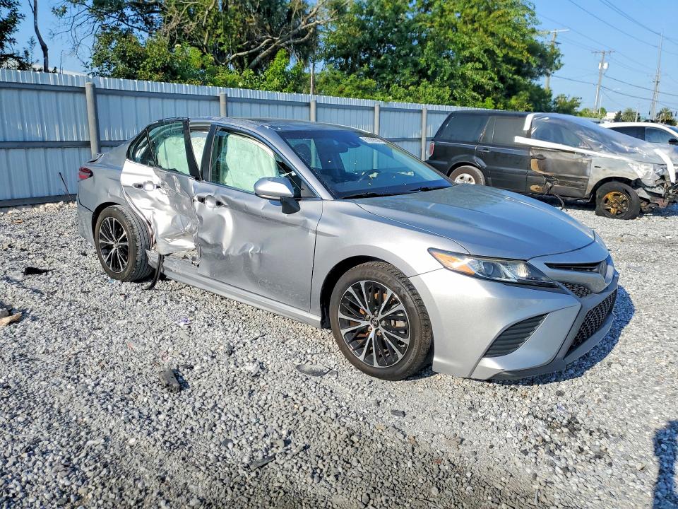 Auction sale of the 2018 Toyota Camry, vin: 4T1B11HK9JU154181, lot number: 61899556