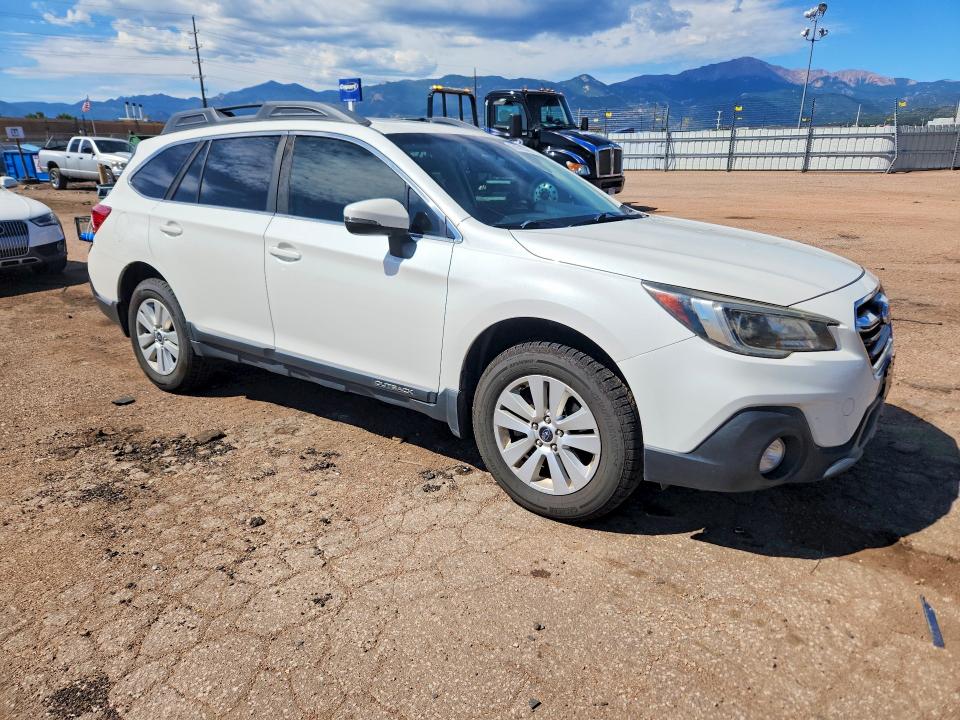 60582326 :رقم المزاد ، 4S4BSAHC2J3352502 vin ، 2018 Subaru Outback مزاد بيع
