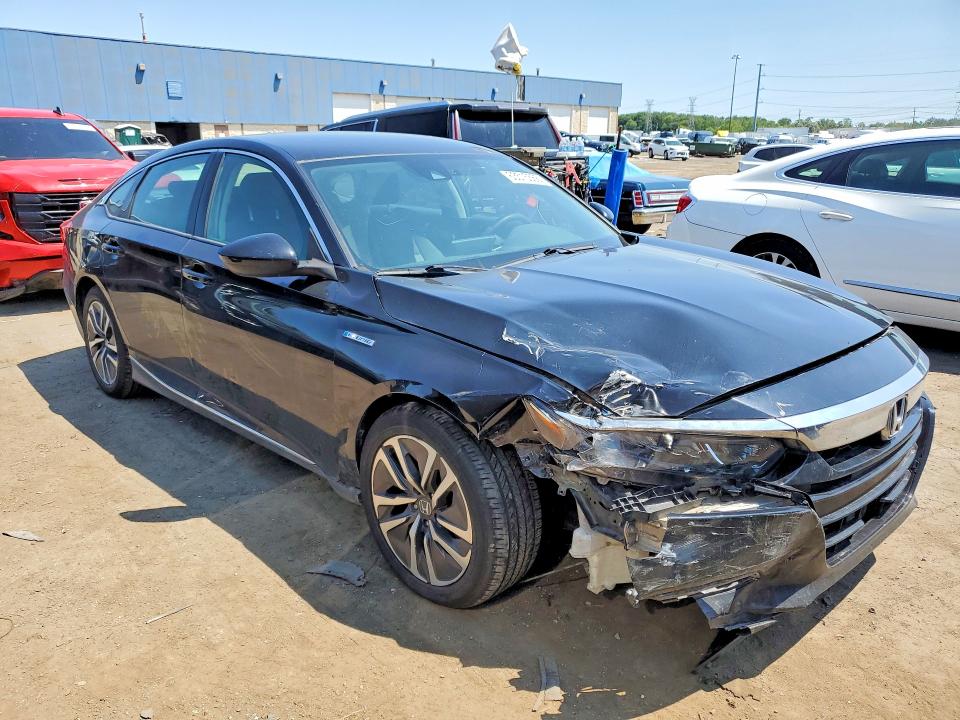 63515566 :رقم المزاد ، 1HGCV3F10JA001694 vin ، 2018 Honda Accord مزاد بيع