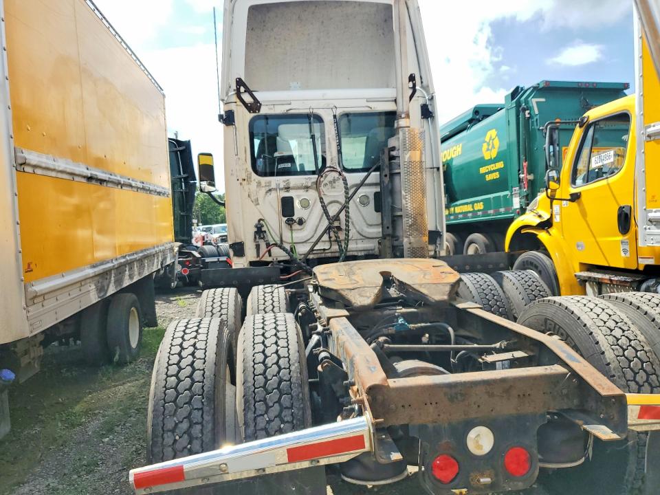 2010 Freightliner Cascadia 125 მანქანა იყიდება აუქციონზე, vin: 1FUJGEDR3ALAV5575, აუქციონის ნომერი: 64261336