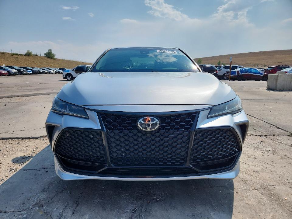 64219556 :رقم المزاد ، 4T1GZ1FB5NU087179 vin ، 2022 Toyota Avalon مزاد بيع