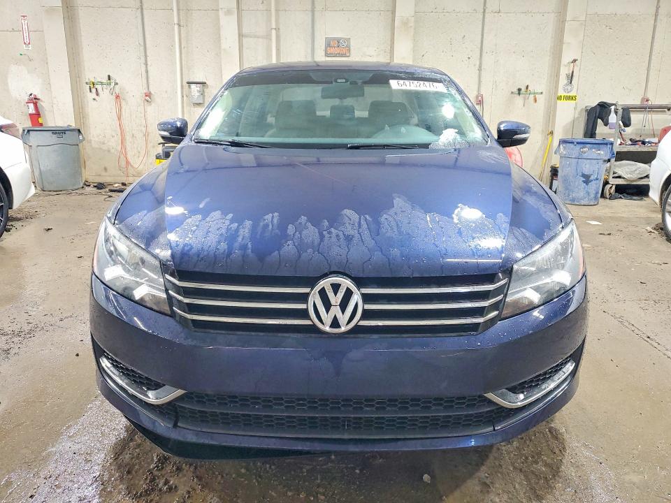 2014 Volkswagen Passat მანქანა იყიდება აუქციონზე, vin: 1VWBT7A34EC031692, აუქციონის ნომერი: 64752476