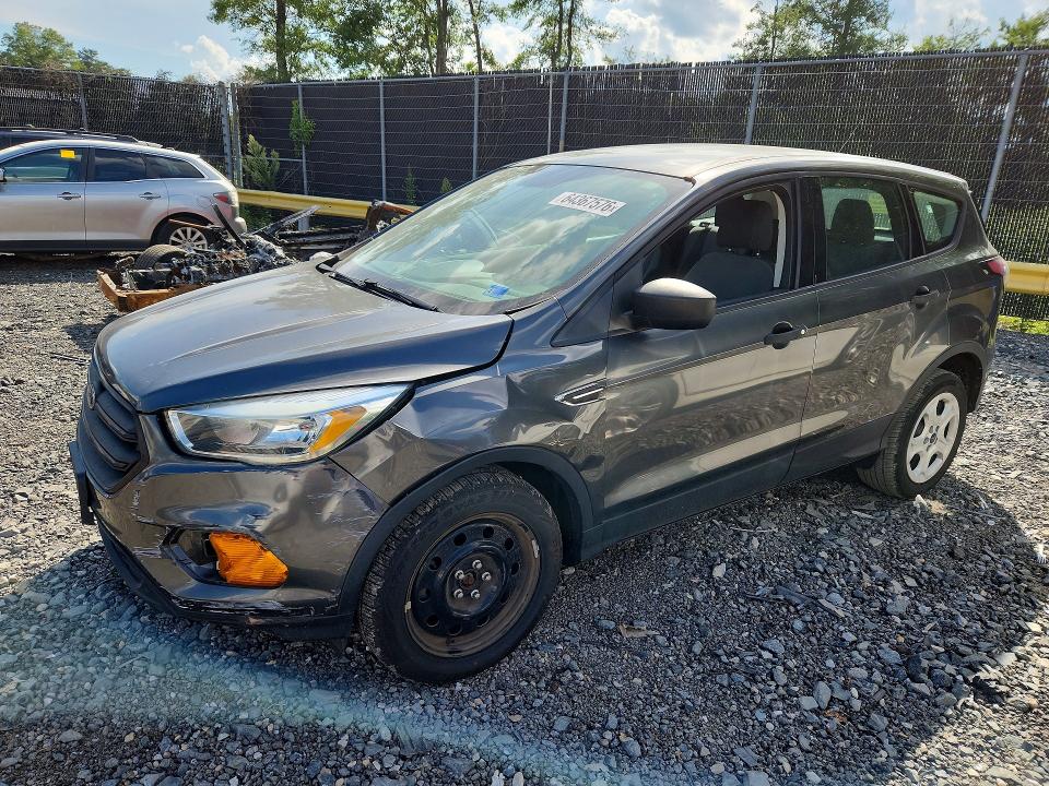 64367576 :رقم المزاد ، 1FMCU0F75HUC30641 vin ، 2017 Ford Escape مزاد بيع