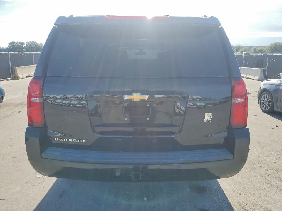 65374116 :رقم المزاد ، 1GNSCHEC9FR585125 vin ، 2015 Chevrolet Suburban مزاد بيع