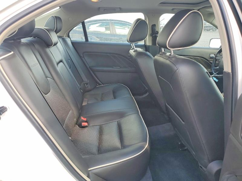 65690856 :رقم المزاد ، 3FAHP0JG0BR118357 vin ، 2011 Ford Fusion مزاد بيع
